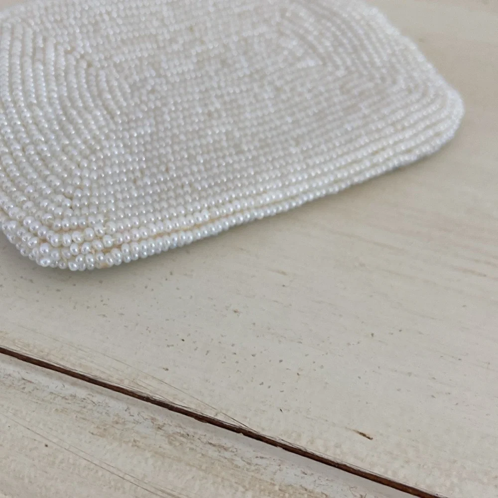 classic vintage white beaded change coin purse